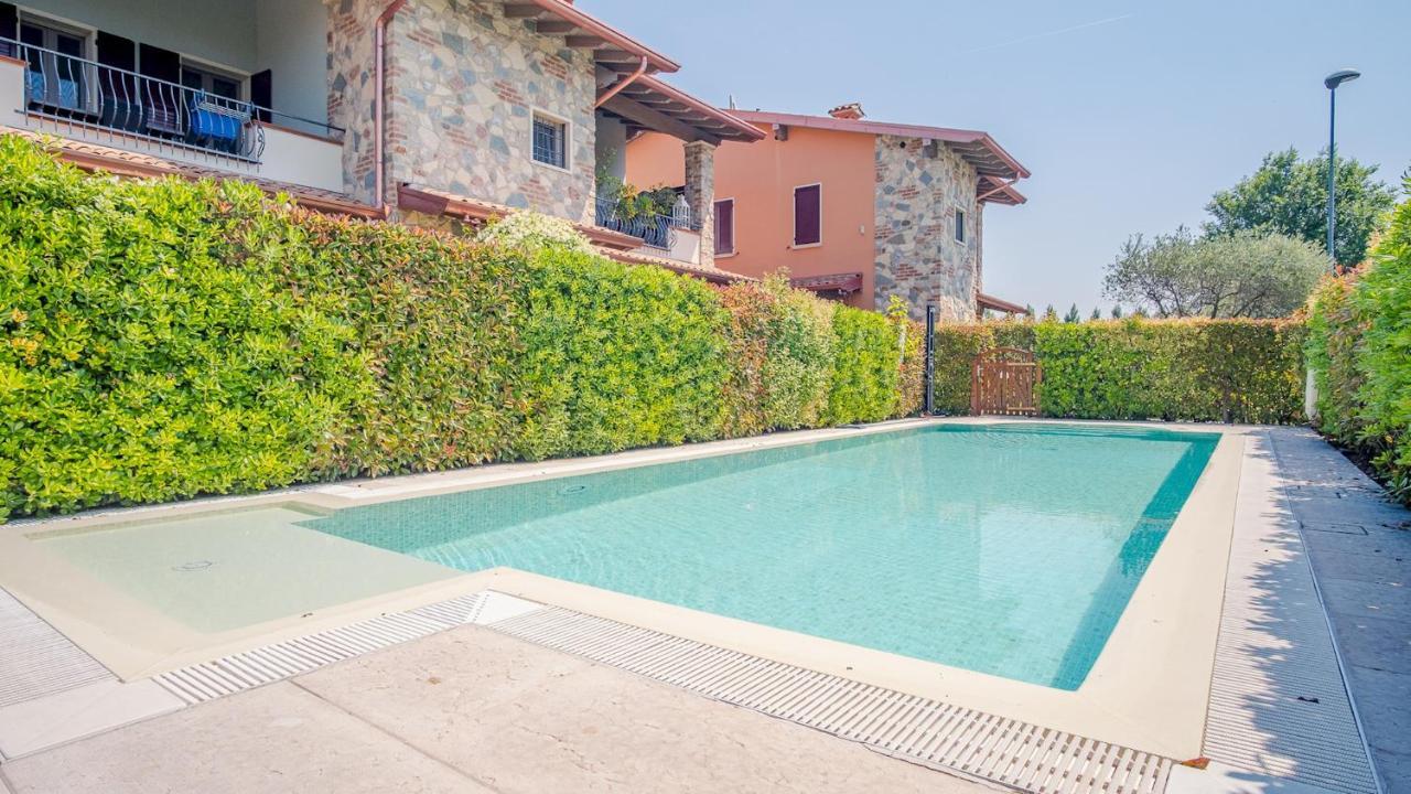 Endless Summer Sirmione - Italian Homing Luaran gambar