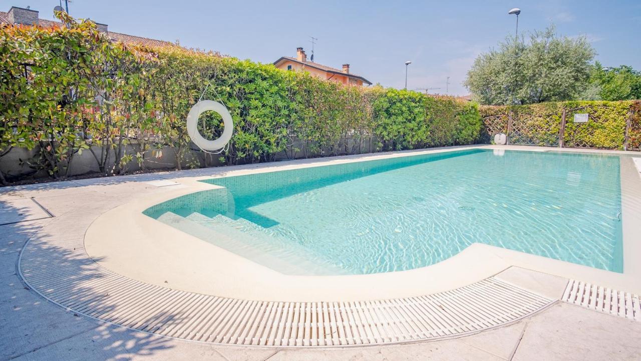 Endless Summer Sirmione - Italian Homing Luaran gambar